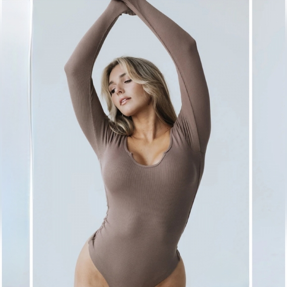 NWT Klassy Network Women's U-SHAPED LONG SLEEVE BRAMISUIT SIZE MEDIUM - Picture 2 of 7